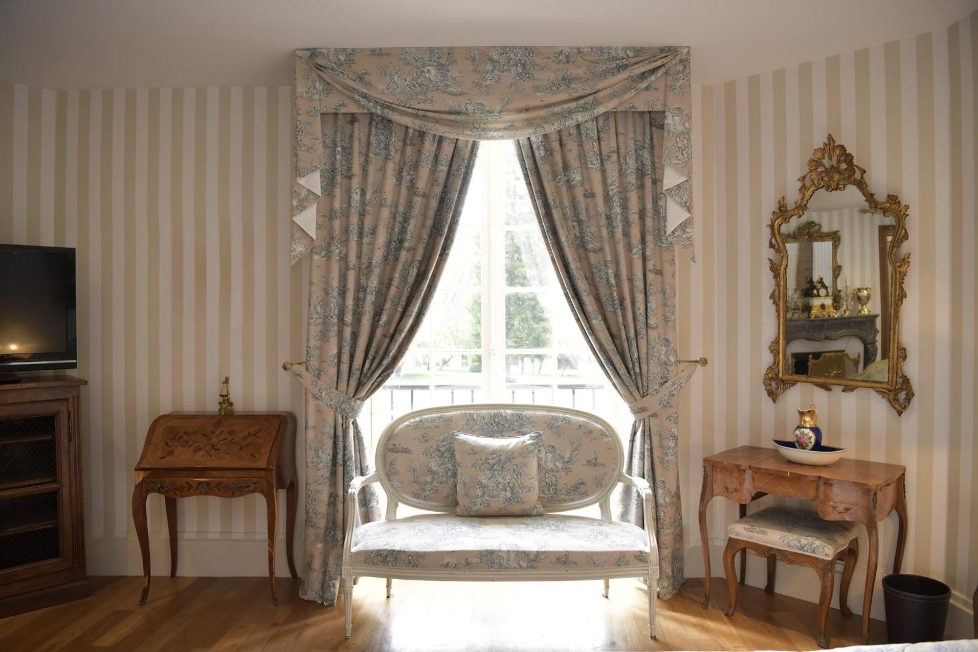Chateau De Vault De Lugny Esterno foto
